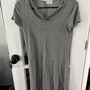 Glitz Grey Criss-Cross Neck Short Sleeve Dress Size M